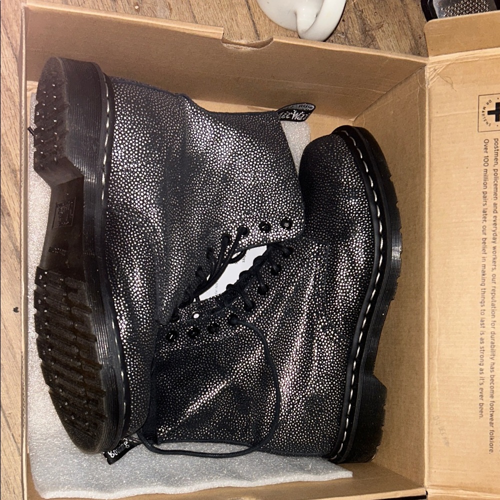 Dr marten silver dots silver stitching 9